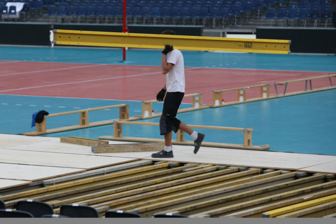Na Stadionie Narodowym zagrają 45 cm nad ziemią
