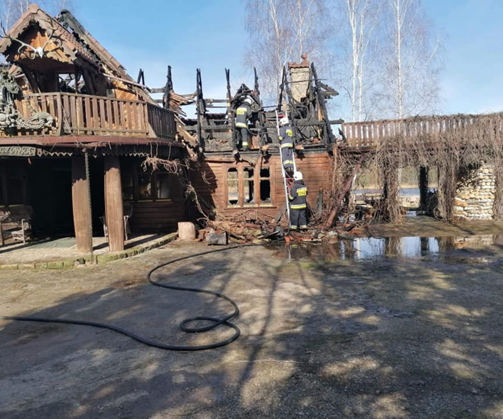 Drewniany dworek w Leżachowie spłonął doszczętnie (GALERIA)