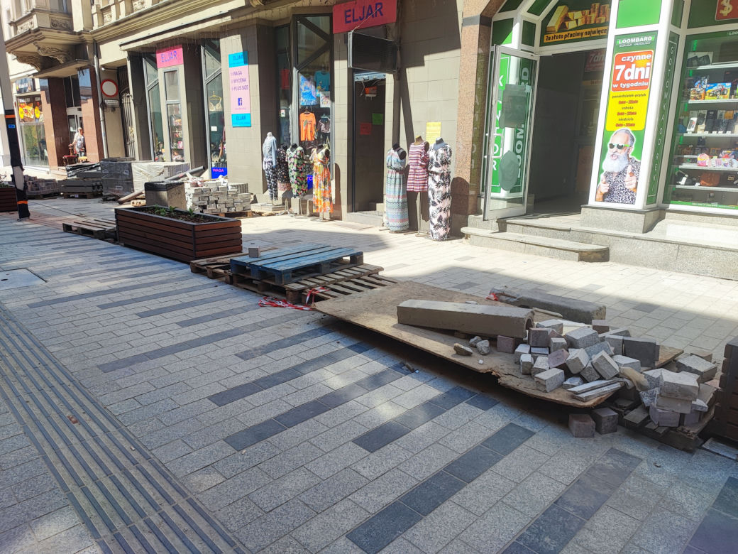 Ulica Dworcowa w Bytomiu nadal rozkopana