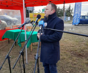 Podpisanie umowy na przebudowę skrzyżowania w Chojnach Młodych