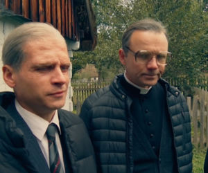 Stulecie Winnych 4 sezon. Jasiek (Patryk Szwichtenberg), ksiądz Ignacy (Lesław Żurek)