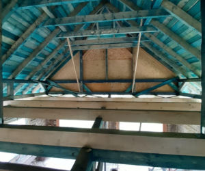 Remont drewnianej chaty w Tropiu (woj. małopolskie)