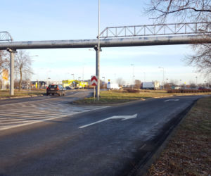  Ciężki sprzęt już na placu budowy. Rozpoczyna się przebudowa Fabrycznej w Lesznie
