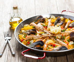 Hiszpańska paella z owocami morza 