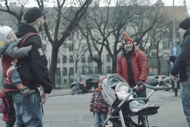 Łona i Webber prezentują teledysk promujący płytę Nawiasem mówiąc. Zobacz klip do Nie mam pojęcia!