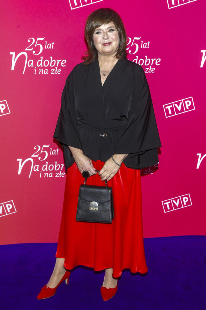 Dawno niewidziana Edyta Jungowska pojawiła się na premierze filmu. Tak dziś wygląda siostra Bożenka z "Na dobre i na złe"