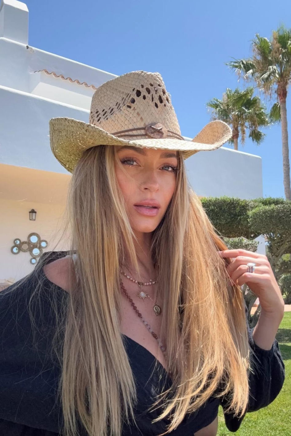Natalia Siwiec, Marcelina Zawadzka. Misski podbijają Ibizę