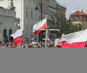 Wojna o krzyż: Krzyż zostaje pod Pałacem Prezydenckim