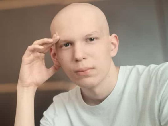 17-letni Michał walczy z nowotworem kości. Jego słowa poruszają wszystkich. Ja nie chcę umierać