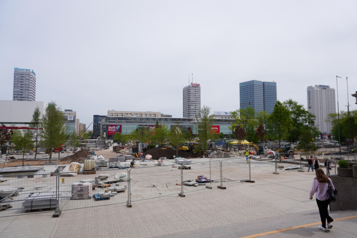 Trwają prace nad placem Centralnym w Warszawie