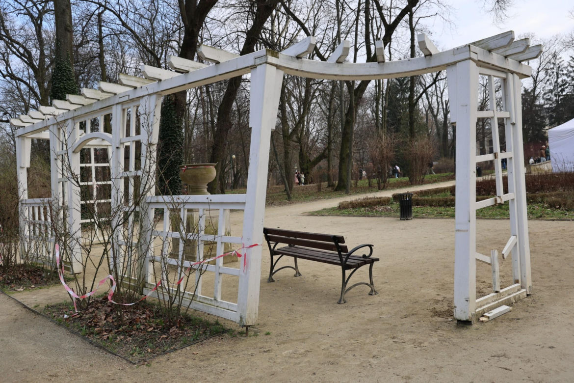 W Ogrodzie Saskim w Lublinie widać już wiosnę? Szukaliśmy jej oznak
