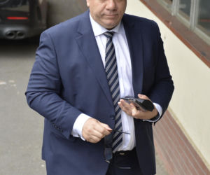 Politycy PiS pilnie wezwani na Nowogrodzką. Co się dzieje?!