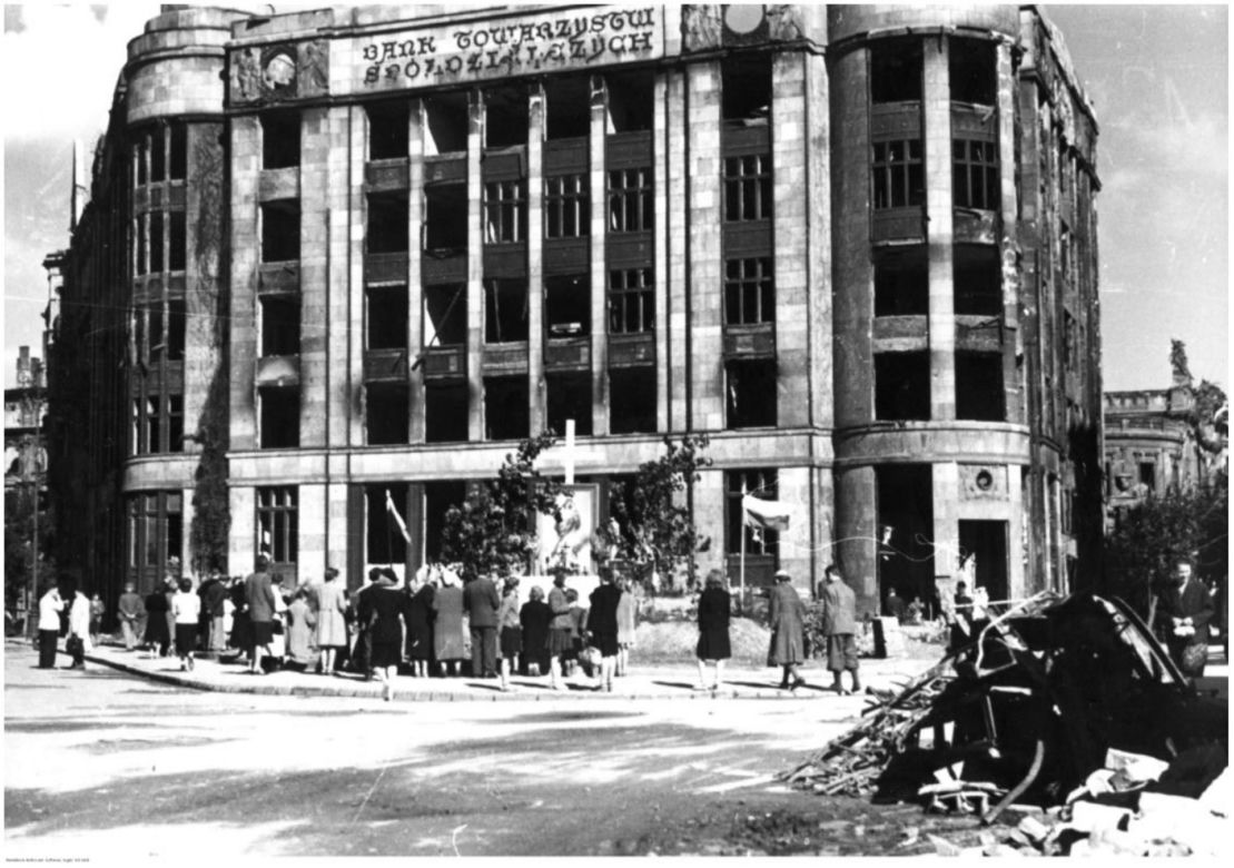 Powstanie Warszawskie. Te same miejsca w stolicy w 1944 roku i dziś