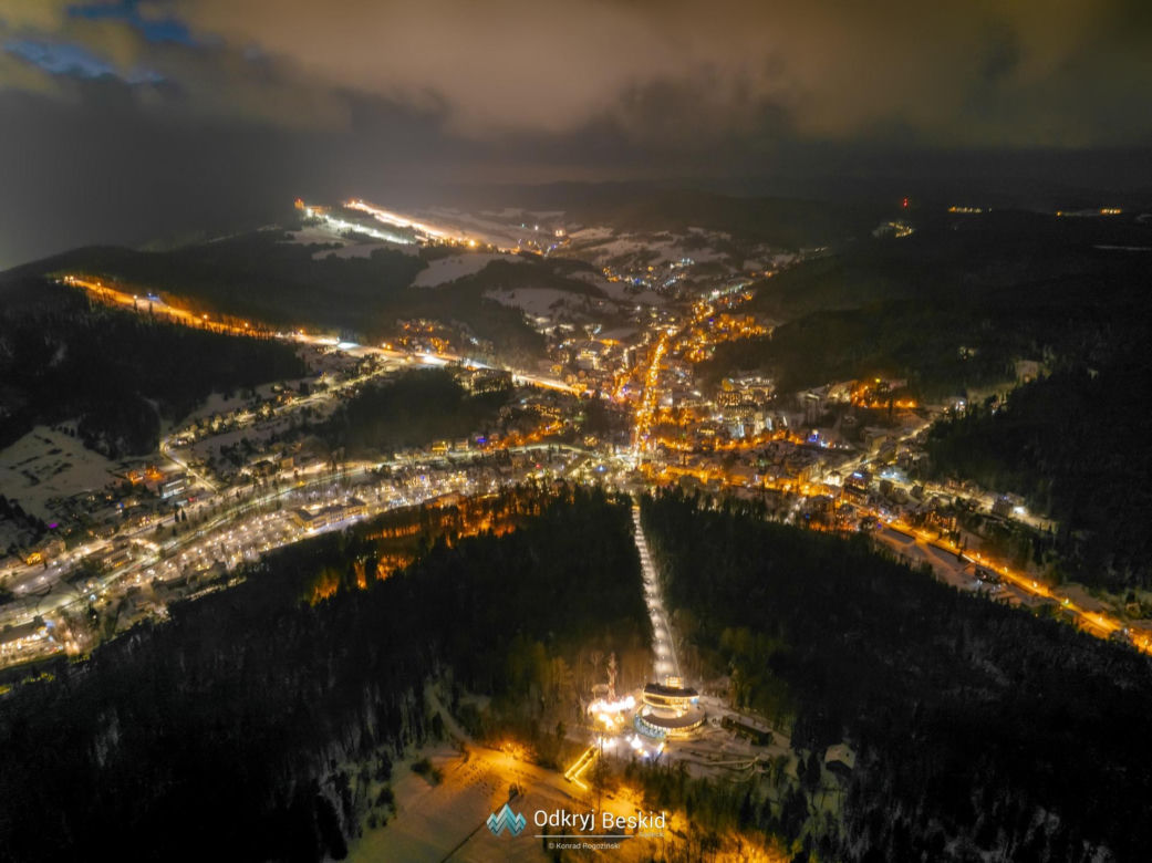 Krynica-Zdrój nocą. Niesamowite zdjęcia z serca Małopolski! 