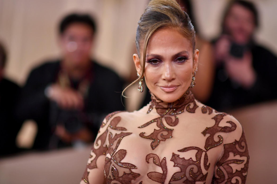 Pamela znów jest blondynką! Zobacz kreacje ze Złotych Globów