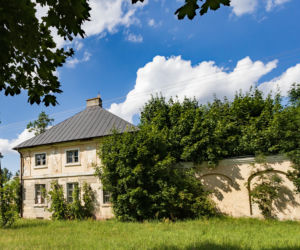 To miasto w województwie łódzkim ma jeden z najpiękniejszych rynków. Zachwyca też zabytkowym ratuszem