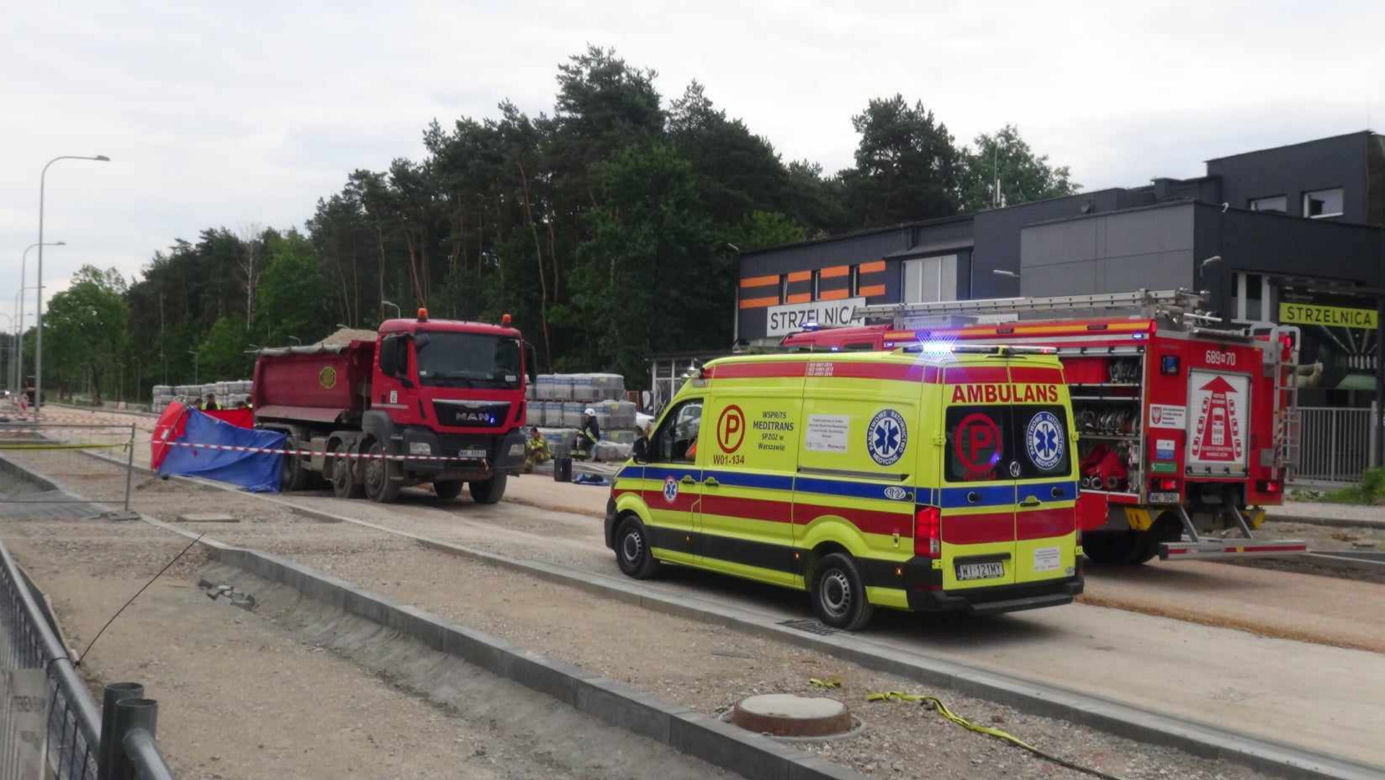 Tragedia, starauszka wpadła pod cofającą ciężarówkę! Na ratunek nie było już szans