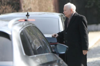 Jarosław Kaczyński nie może wrócić do domu