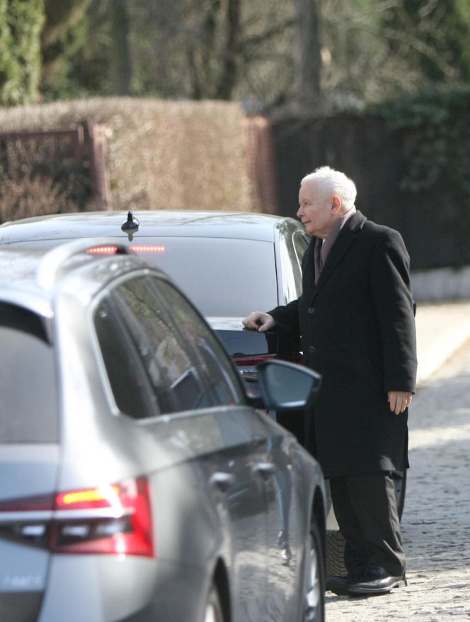 Jarosław Kaczyński nie może wrócić do domu
