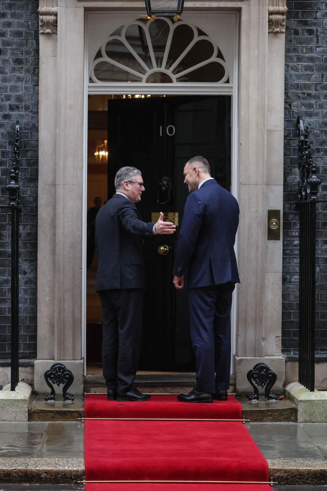 Karol Nawrocki, Keir Starmer