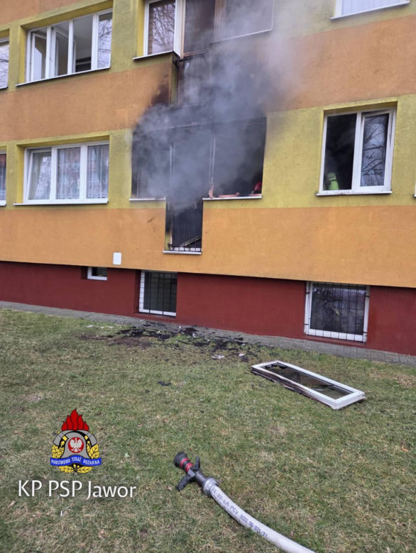 Pożar mieszkania w Jaworze. Nie żyje mężczyzna