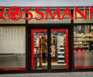 Ostatnie promocje przed świętami w Rossmann. Perfumy, kosmetyki i zestawy prezentowe 