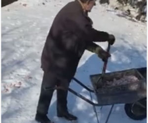 Bocian dostał w dziób od Pana Andrzeja