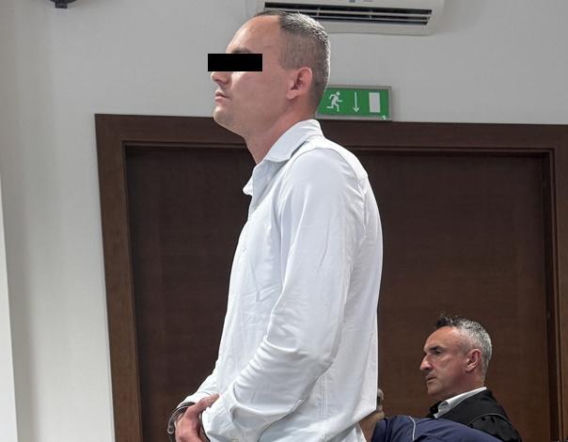 Krwawa bójka przed pizzerią. W ruch poszła broń, maczety i koktajle Mołotowa