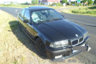 Nietrzeźwi rowerzyści doigrali się. Jeden pokiereszował przejeżdżające BMW