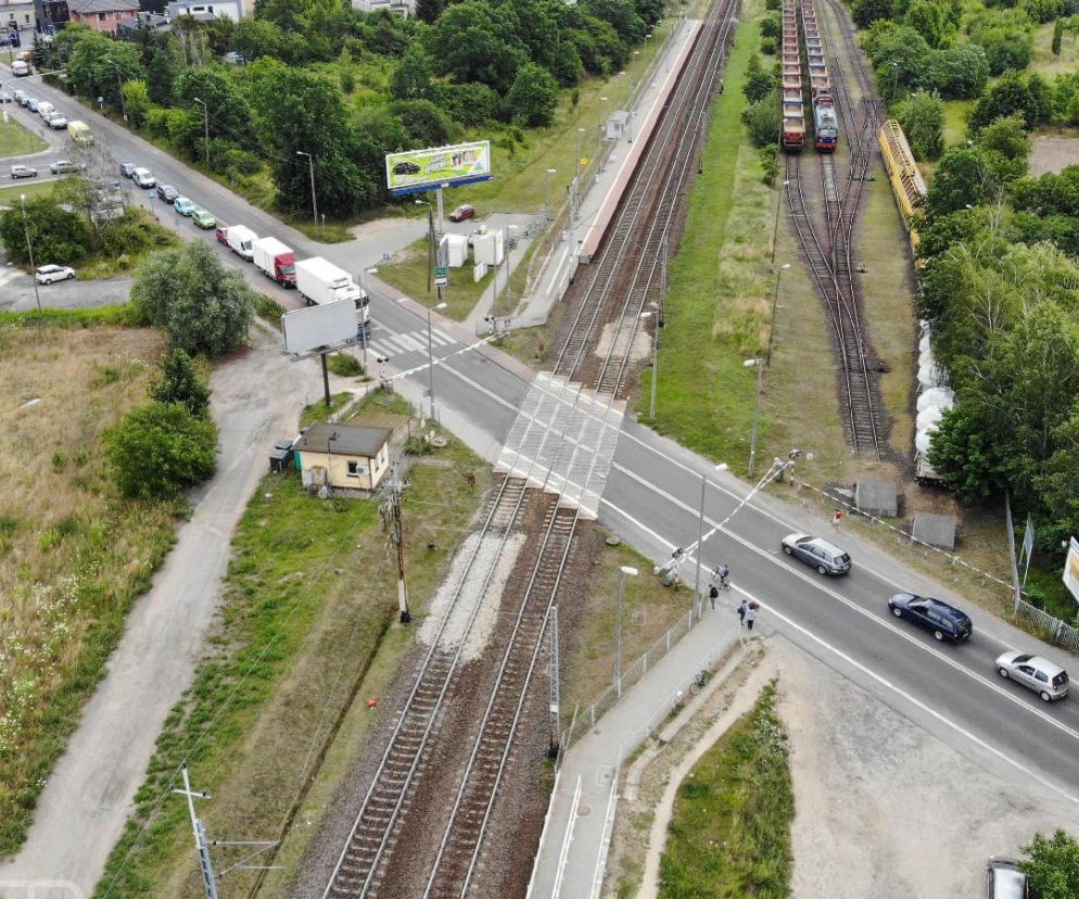 Przejazd kolejowy w ciągu ulicy Grunwaldzkiej z lotu ptaka