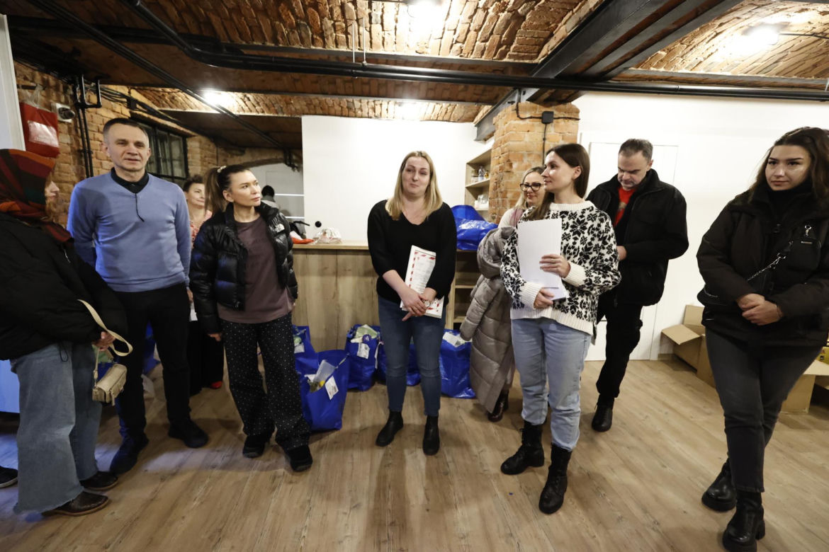 Zanieśliśmy Wigilię seniorom na Pradze. Ekipa "Super Expressu" razem ze stowarzyszeniem "Otwarte Drzwi"