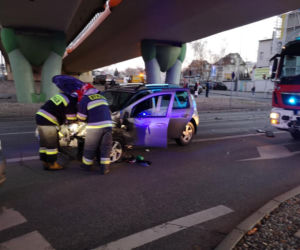 Groźny wypadek na skrzyżowaniu ul. Jagiellońskiej z Ogińskiego! Dwie osoby trafiły do szpitala! [ZDJĘCIA]