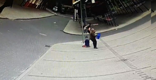 W kilkadziesiąt sekund zabił pana Franciszka. Wstrząsający film z targu w Rawie Mazowieckiej