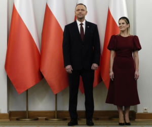 Marta Nawrocka w czerwieni