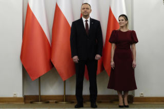 Marta Nawrocka w czerwieni