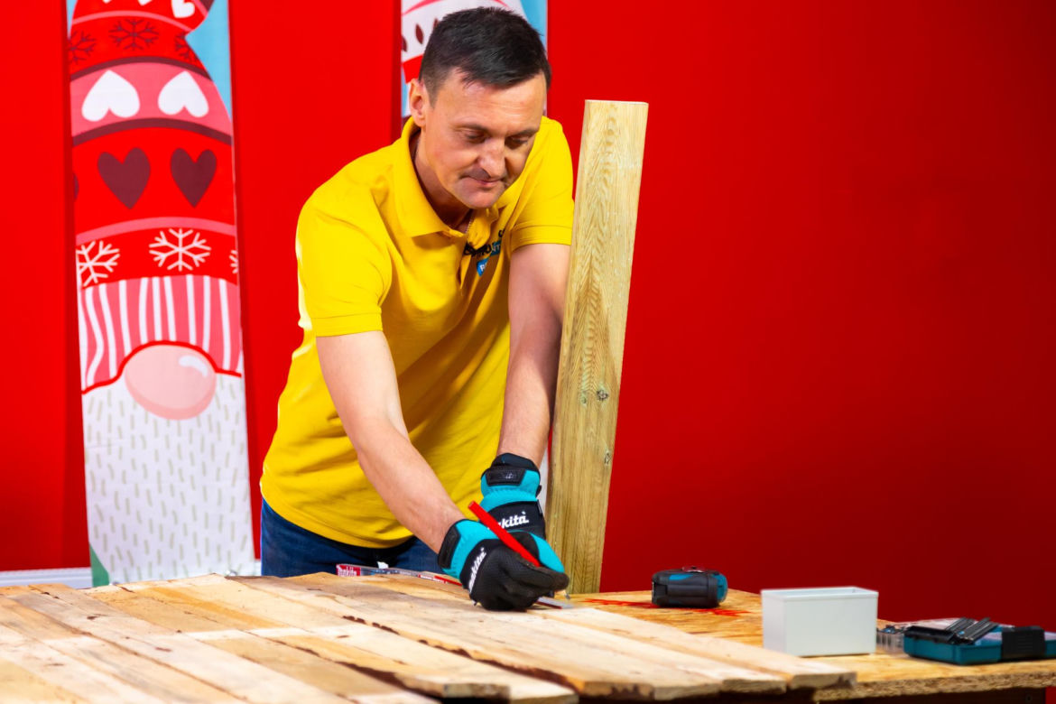 DIY. Zrób to sam: choinka z palet