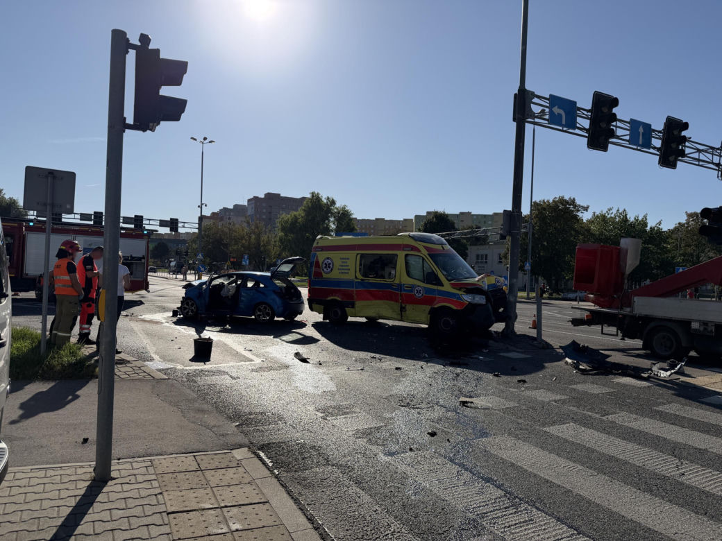 Radom. Wypadek karetki