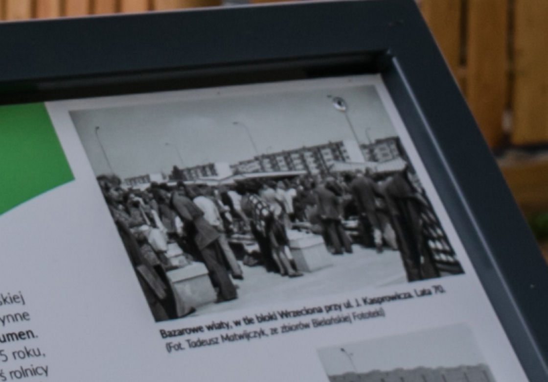 Plac zabaw nie tylko dla dzieci. Na warszawskich Bielanach powstała wielopokoleniowa strefa rekreacji i wypoczynku 