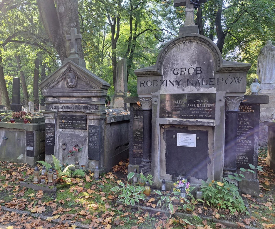 Groby znanych ludzi - gdzie się znajdują? Cmentarze, które warto odwiedzić