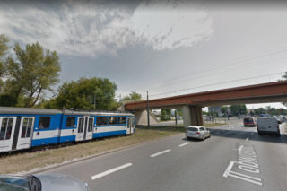 Kraków: Groźny wypadek na Zabłociu. Rowerzysta wjechał pod tramwaj