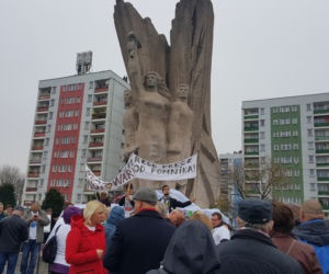 Mieszkańcy Dąbrowy Górniczej bronią pomnika