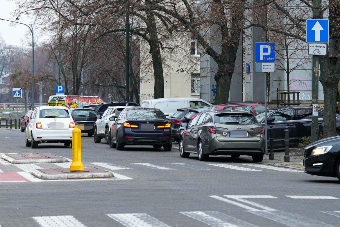 Monika Olejnik zatarasowała inne auta swoim BMW 