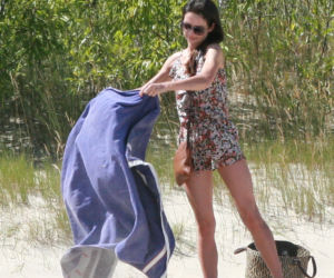 Marta pręży się na plaży