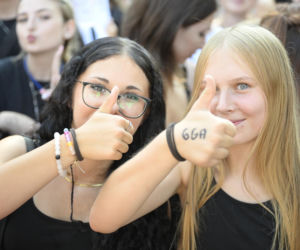 Fani w upale czekają na koncert The Weeknd. Tłumy w Warszawie