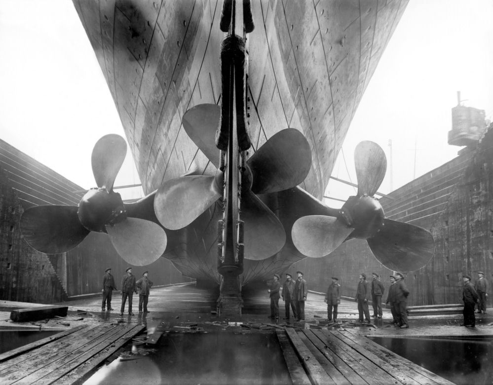 5) W monecie zderzenia z górą Titanic powinien być w innym miejscu