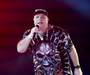 Jak przez lata zmieniał się Krzysztof Skiba? Archiwalne zdjęcia pokazują jego muzyczną drogę