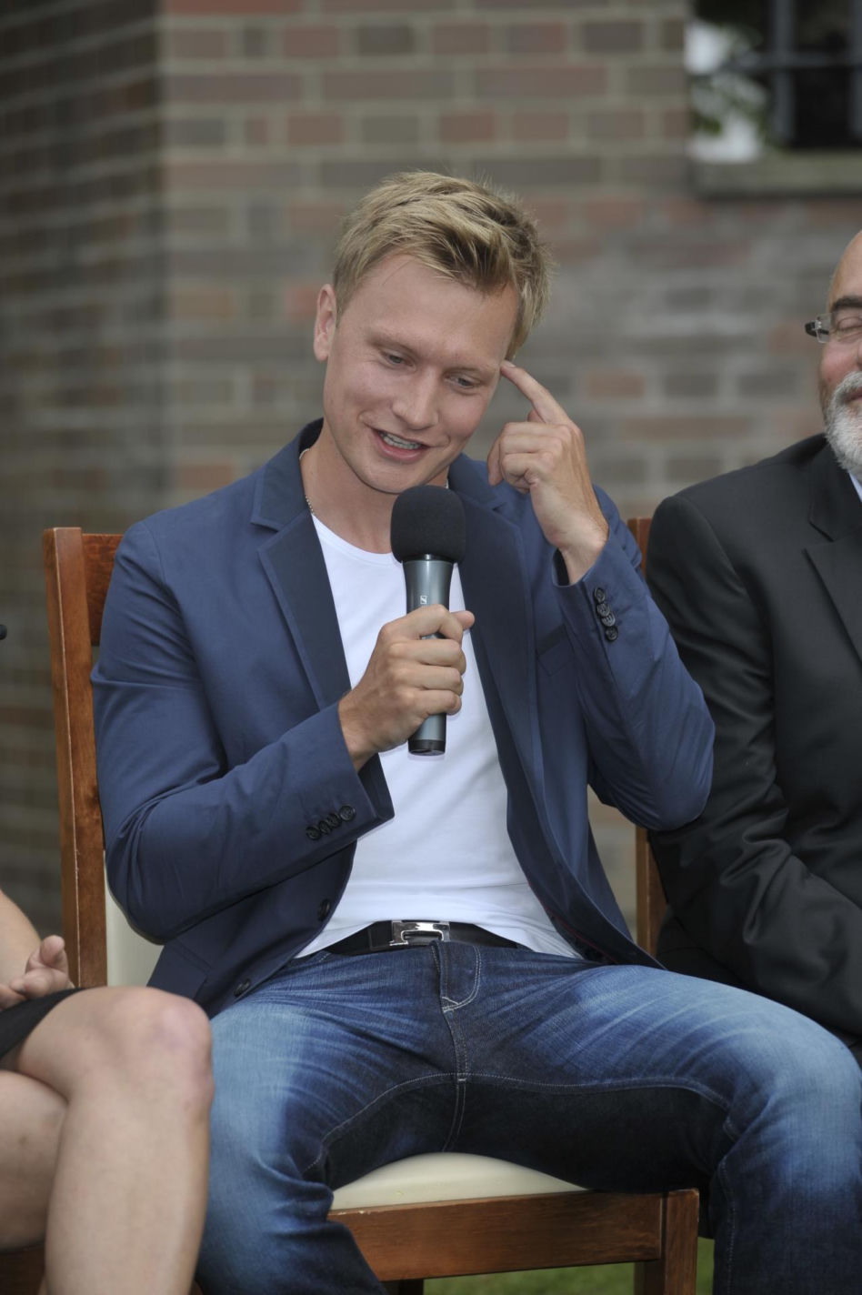 Od nastolatka z "Na Wspólnej" do eleganckiego mężczyzny. Tak zmieniał się Jakub Wesołowski