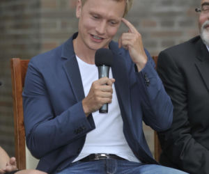 Od nastolatka z Na Wspólnej do eleganckiego mężczyzny. Tak zmieniał się Jakub Wesołowski