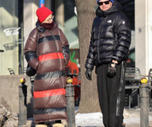 Tomasz Karolak  i Viola Kołakowska na spacerze