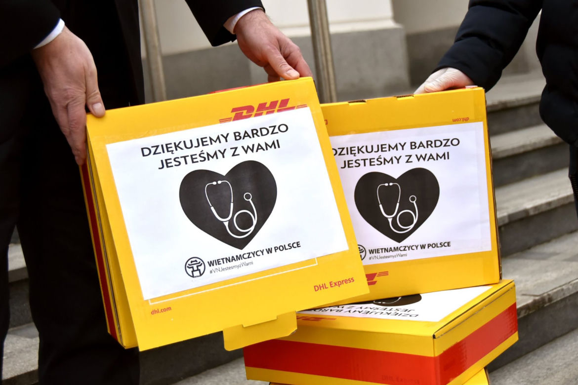 Społeczność wietnamska dała warszawiakom maseczki